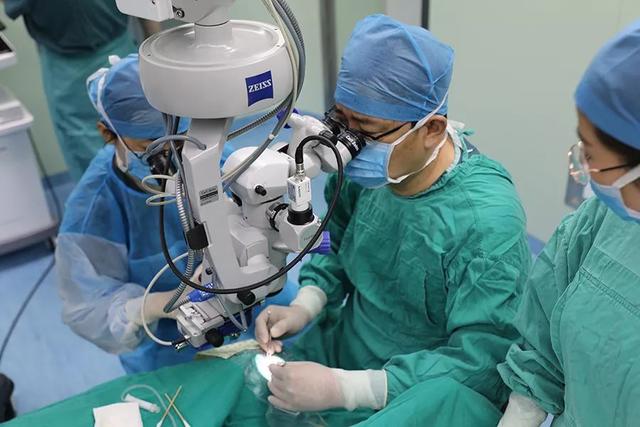 2018年免费白内障手术公益活动“绿色通道”正式开启,快来报名啦